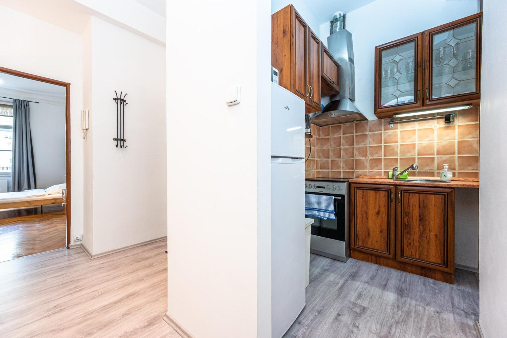 Apartment Jaromirova 9 *