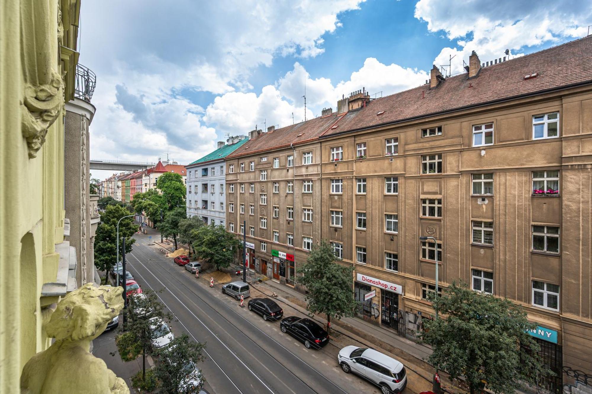 Apartment Jaromirova 9