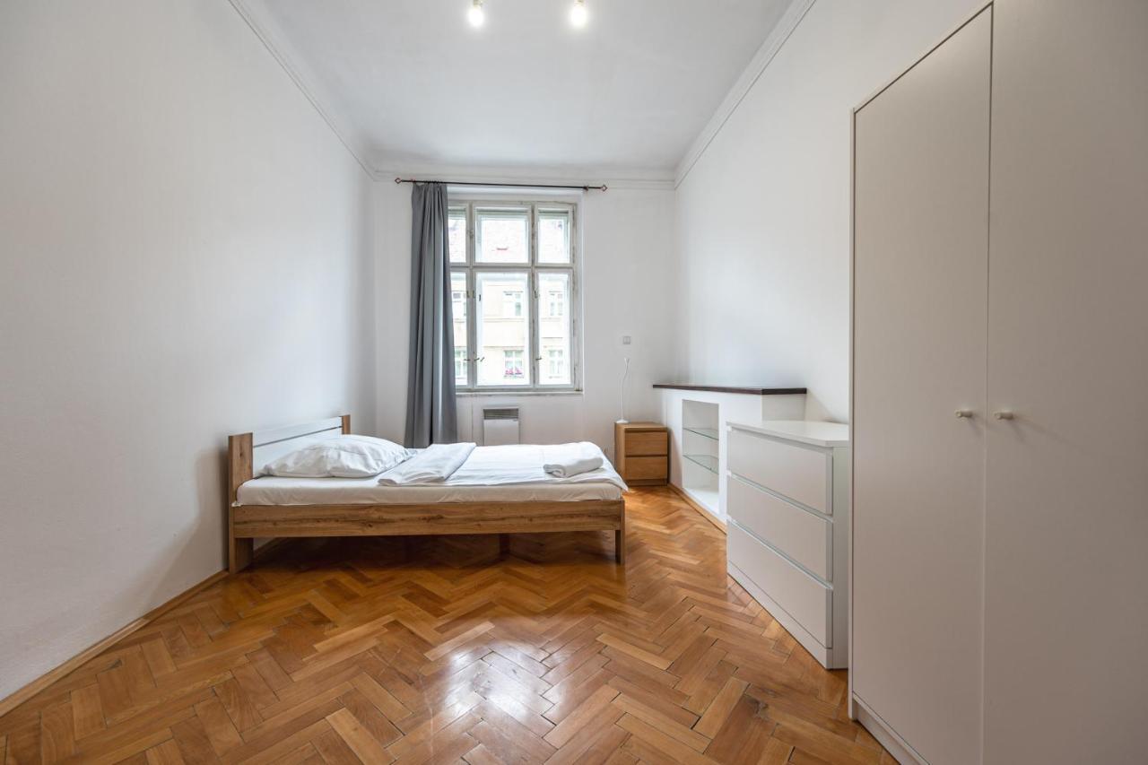Jaromirova 9 Appartement